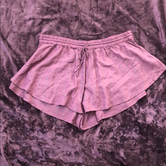 Urban Outfitters Pants - Flowy shorts